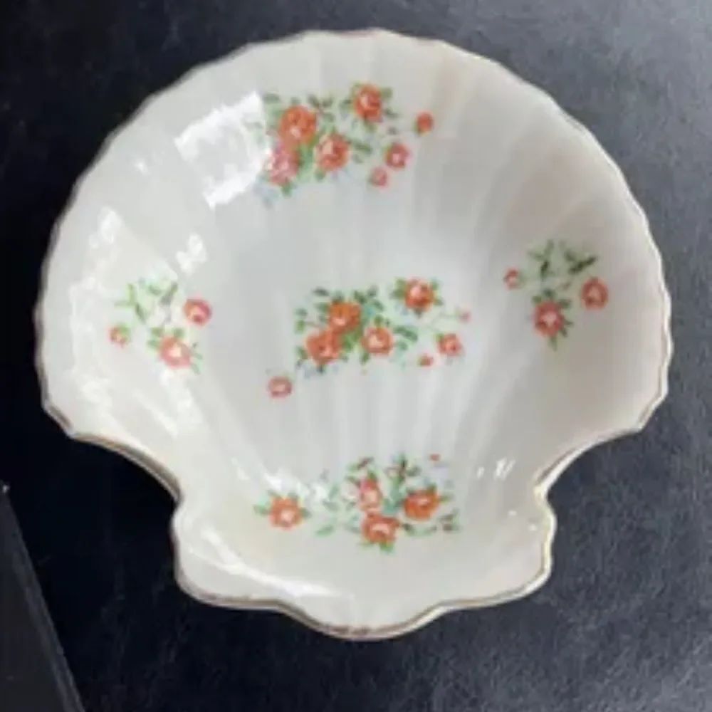 Watkins Japanese Shell Dish